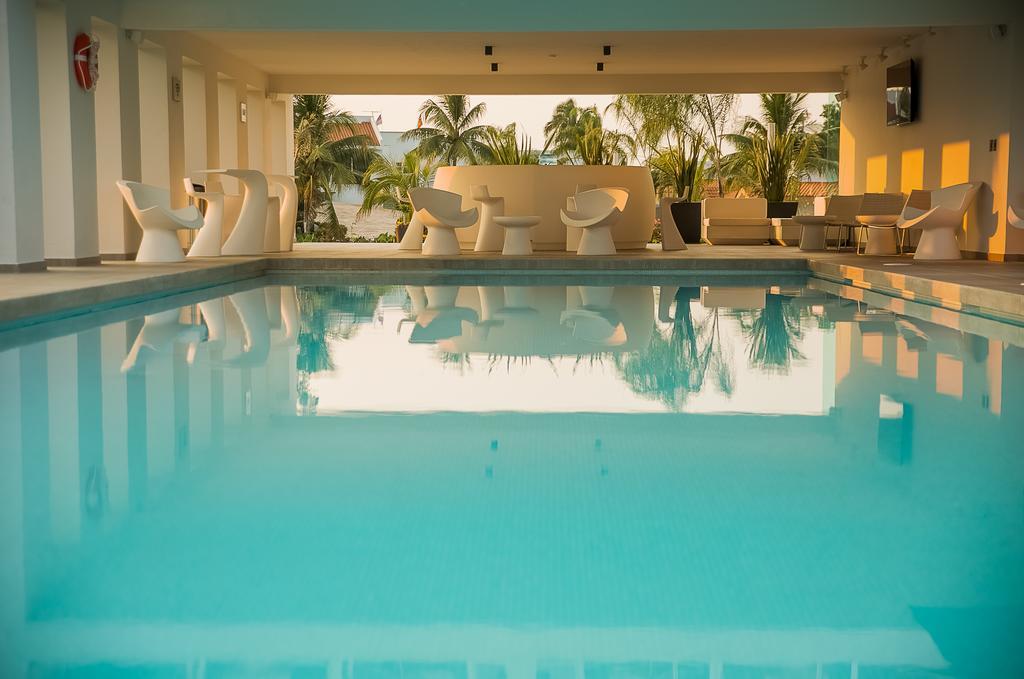 Hotel Aqua Spa & Resort Martinez de la Torre Ruang foto