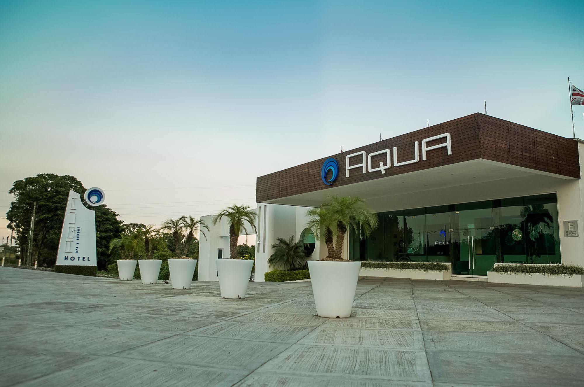 Hotel Aqua Spa & Resort Martinez de la Torre Bagian luar foto