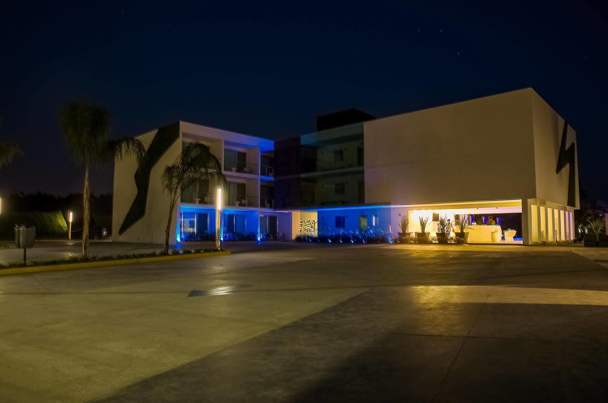 Hotel Aqua Spa & Resort Martinez de la Torre Bagian luar foto
